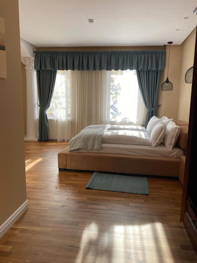 Apartaments Rîşnov Esterno foto