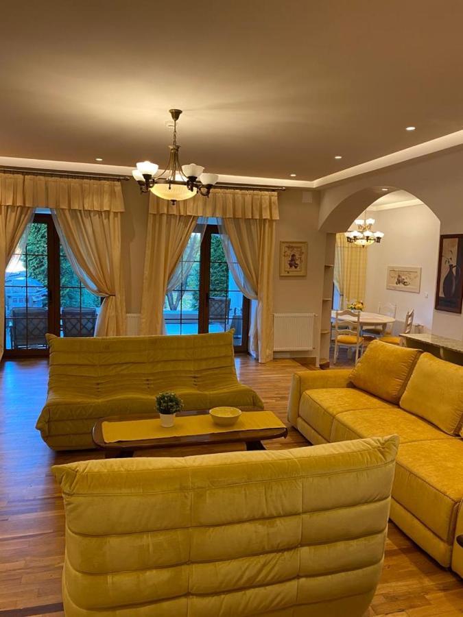 Apartaments Rîşnov Esterno foto