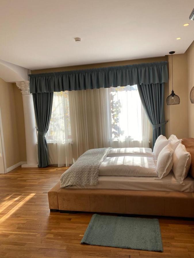 Apartaments Rîşnov Esterno foto
