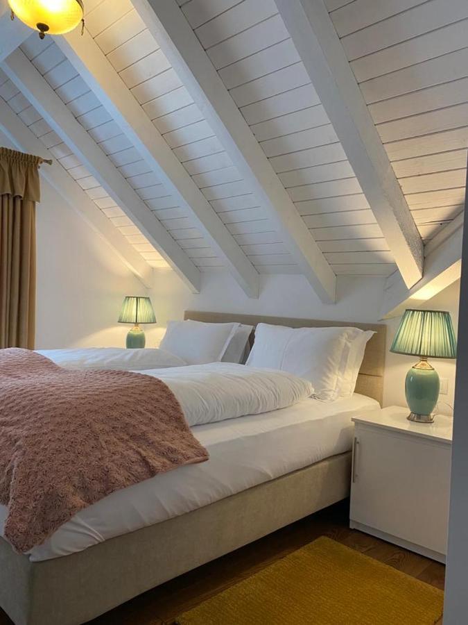 Apartaments Rîşnov Esterno foto